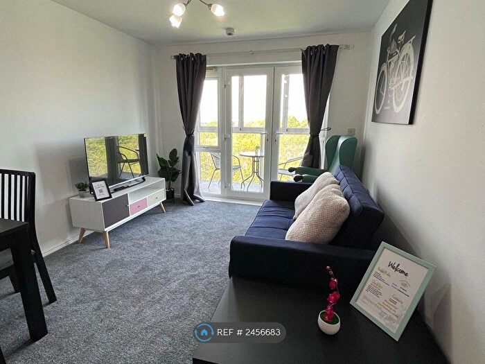1 Bedroom Flat To Rent In Kittiwake House, Slough, SL1