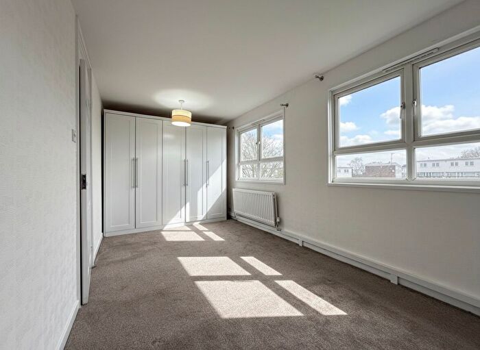 3 Bedroom Maisonette To Rent In Brunswick Road, Sutton, SM1