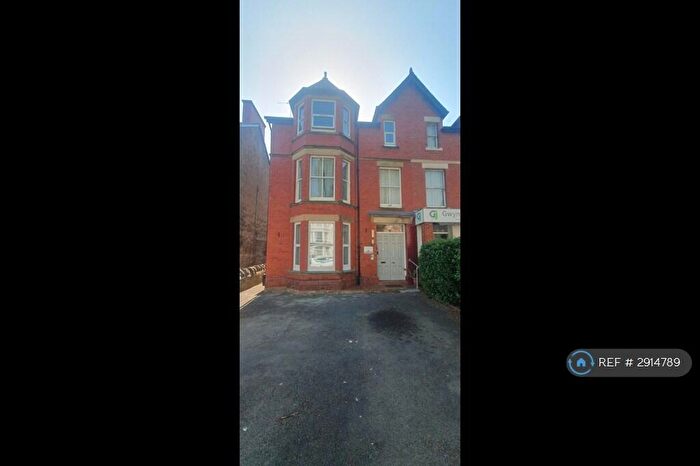 2 Bedroom Flat To Rent In Wynnstay Road, Colwyn Bay, LL29