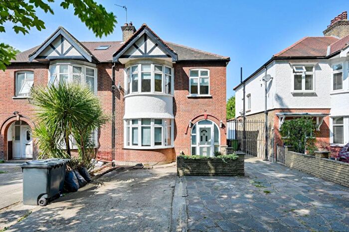 4 Bedroom Property To Rent In Bromyard Avenue, East Acton, London, W3