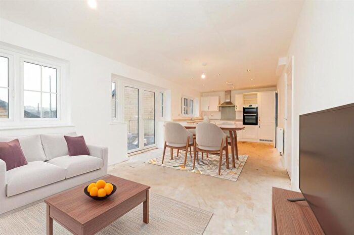 4 Bedroom Detached House For Sale In Meadow View Close, Worsthorne, Burnley, BB10