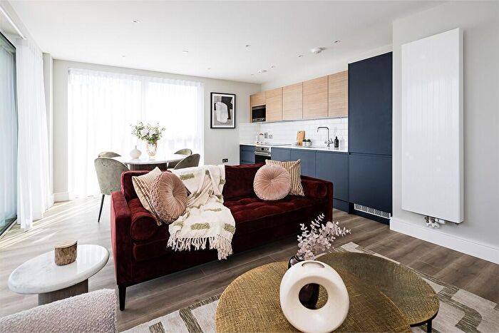2 Bedroom Apartment For Sale In Grinstead Road, Deptford, SE8