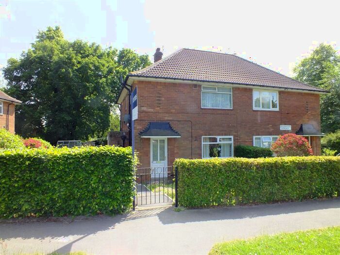 1 Bedroom Flat To Rent In Sandringham Approach, Leeds, West Yorkshire, LS17