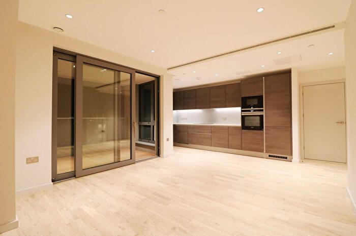 3 Bedroom Flat To Rent In Onyx Apartments, Camley Street, Kings Cross, London, N1C