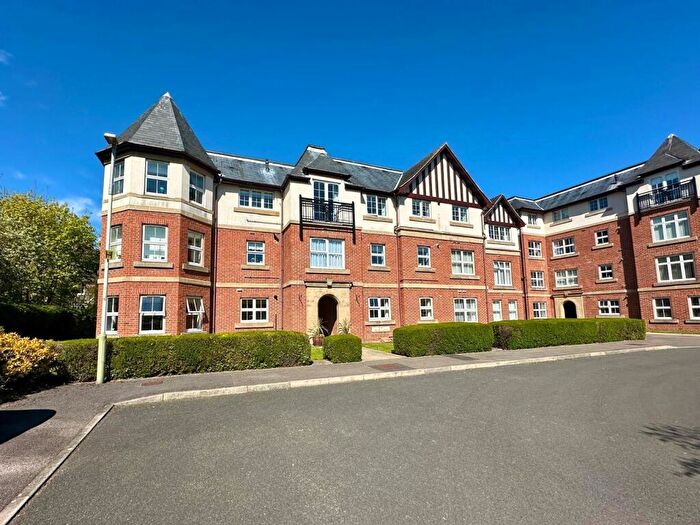 2 Bedroom Flat For Sale In Trinity Mews, Darlington, DL3