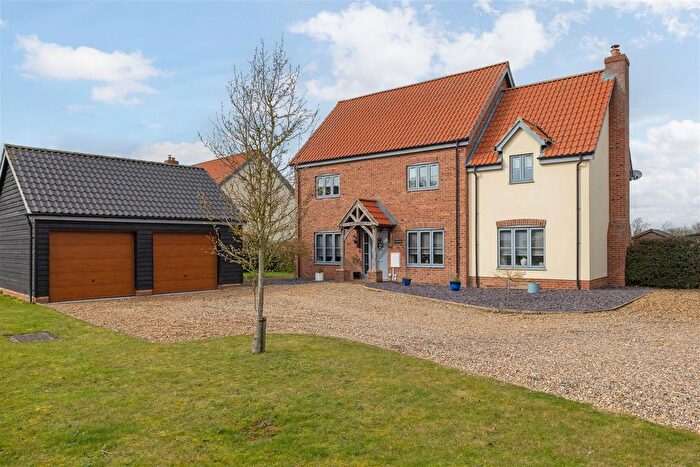 5 Bedroom Detached House For Sale In Wreningham, South Norfolk, NR16