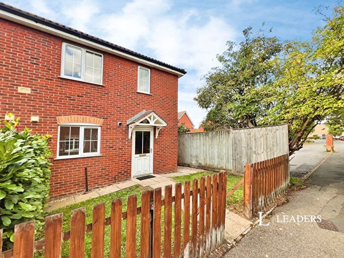 2 Bedroom Semi-Detached House To Rent In Honeysuckle Way, Spalding, Lincolnshire, PE11