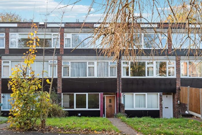 3 Bedroom Duplex To Rent In Leaf Close, Northwood, HA6