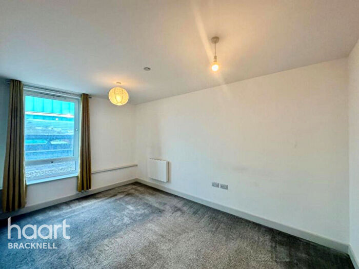 2 Bedroom Apartment To Rent In The Ring, Bracknell, RG12