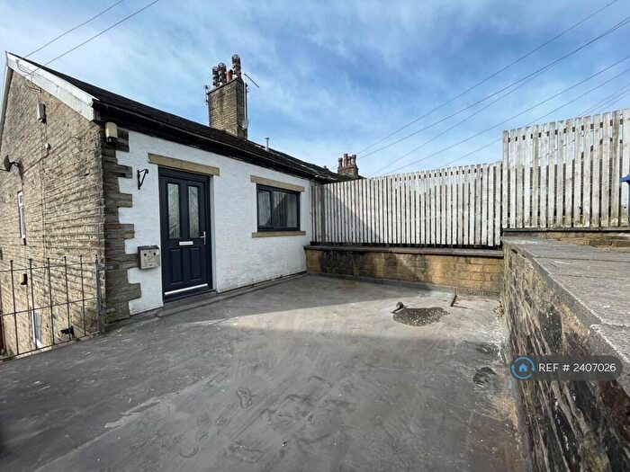 2 Bedroom Flat To Rent In Dale Street, Milnrow, Rochdale, OL16