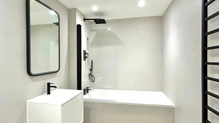 2 Bedroom Apartment To Rent In Shorncliffe Road, Folkestone, CT20