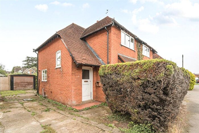 3 Bedroom Semi-Detached House For Sale In Send Barns Lane, Send, Surrey, GU23