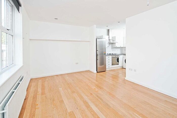 2 Bedroom Apartment To Rent In Clapton Square, Clapton, E5