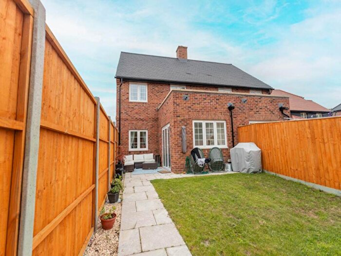 3 Bedroom House To Rent In Hinman Copse, Binfield, RG42