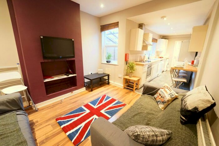 4 Bedroom House To Rent In Frederick Grove, Lenton, Nottingham, NG7