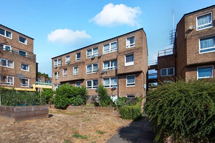 1 Bedroom Flat To Rent In Lettsom Street, London, SE5