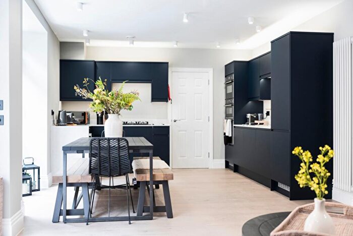 2 Bedroom Apartment For Sale In Walcot Street, Bath, BA1