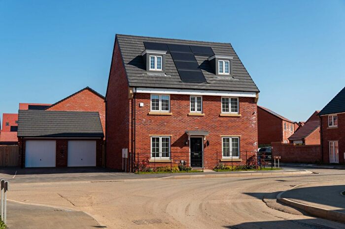 5 Bedroom Detached House For Sale In Airfield Road, Market Harborough, LE16