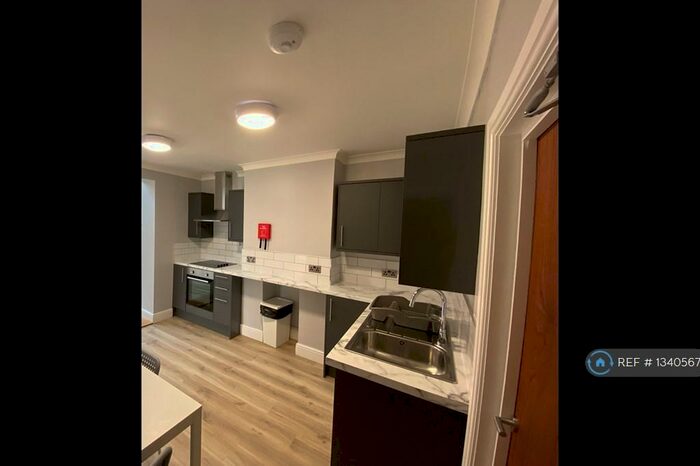 4 Bedroom Penthouse To Rent In Mascot Square, Colchester, CO4