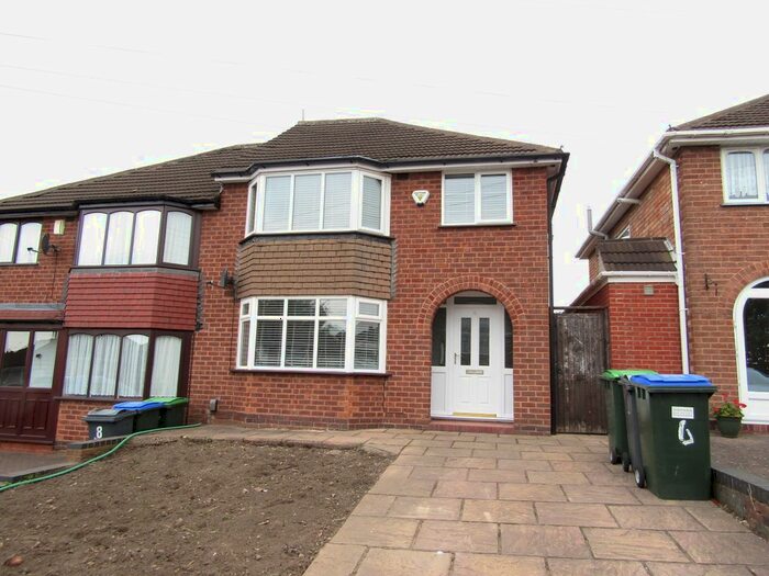 3 Bedroom Semi-Detached House To Rent In Calverton Grove, Great Barr, Birmingham, B43