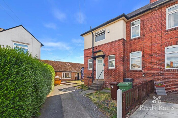 3 Bedroom End Of Terrace House For Sale In West View, Oulton, Leeds, West Yorkshire, LS26