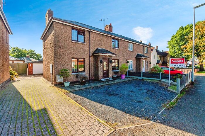 3 Bedroom Semi-detached House For Sale In Dartmouth Avenue, Cannock, WS11