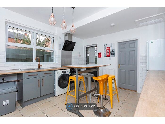 5 Bedroom Semi-Detached House To Rent In Paton Street, Leicester, LE3