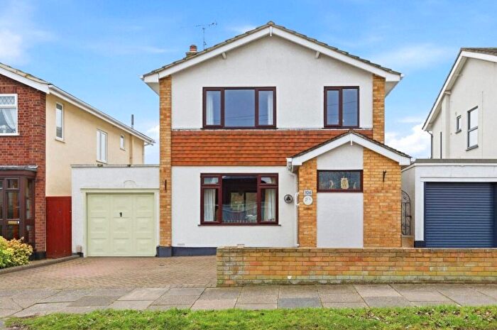 3 Bedroom Detached House For Sale In Ashurst Avenue, Popular Wick Estate, Essex, SS2