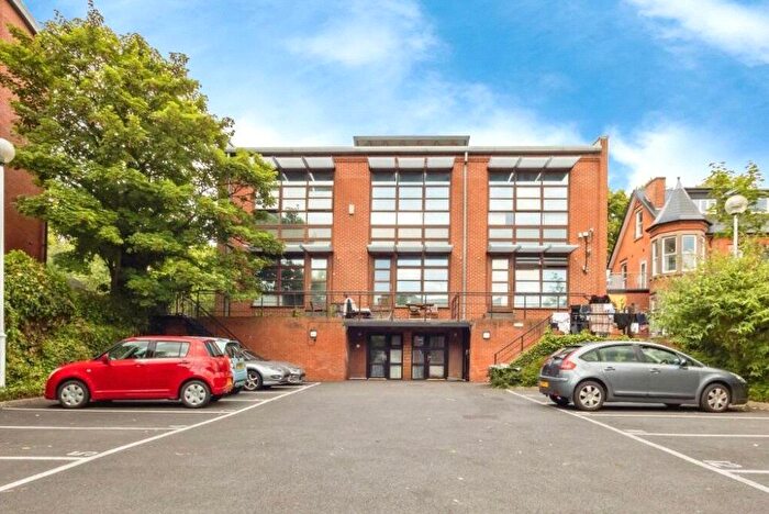 2 Bedroom Flat For Sale In Pelham Road, Nottingham, Nottinghamshire, NG5