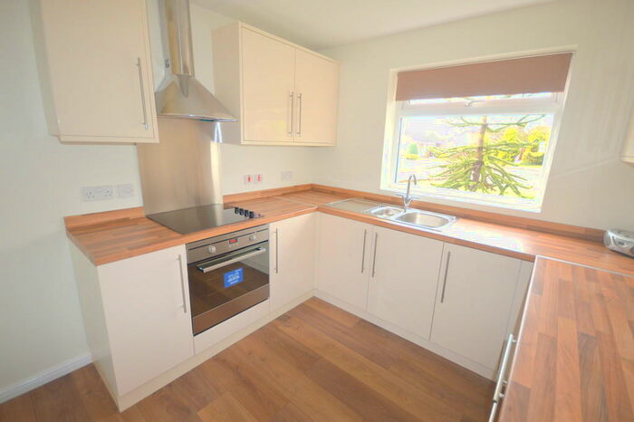 2 Bedroom Detached Bungalow To Rent In Bowden Avenue, Barlborough, Chesterfield, S43