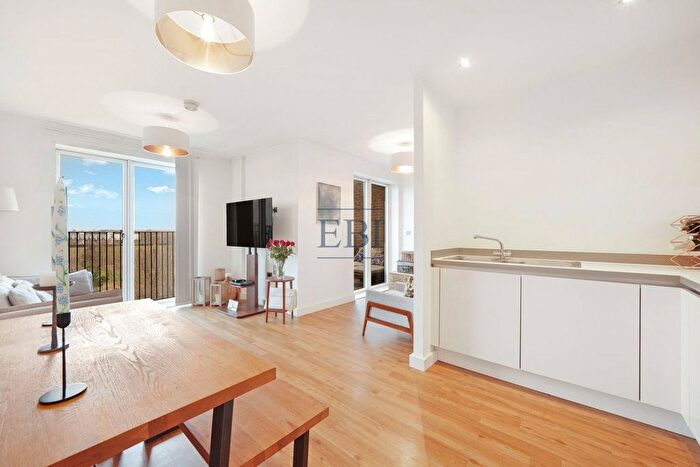 1 Bedroom Flat For Sale In Park View Mansions, Olympic Park View Avenue, London, E20