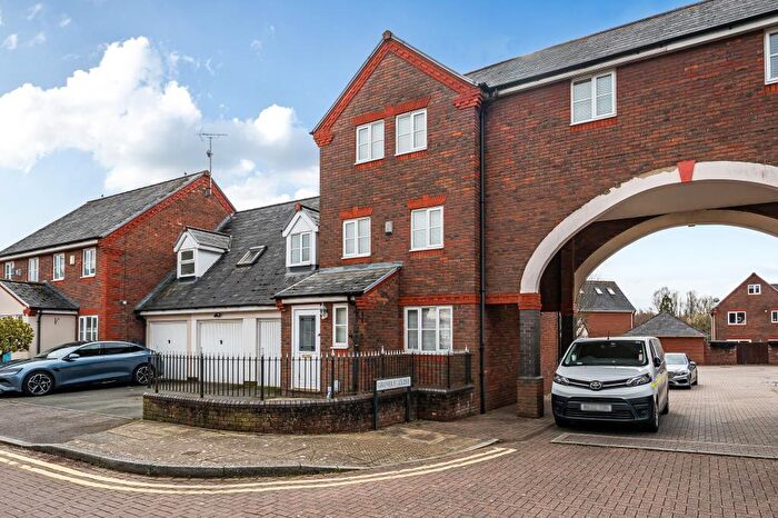 4 Bedroom Town House For Sale In Shearwood Road, Swindon, SN5