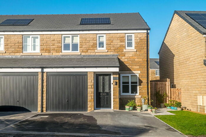 3 Bedroom Semi Detached House For Sale In Cliffe Hill View, Skelmanthorpe, HD8