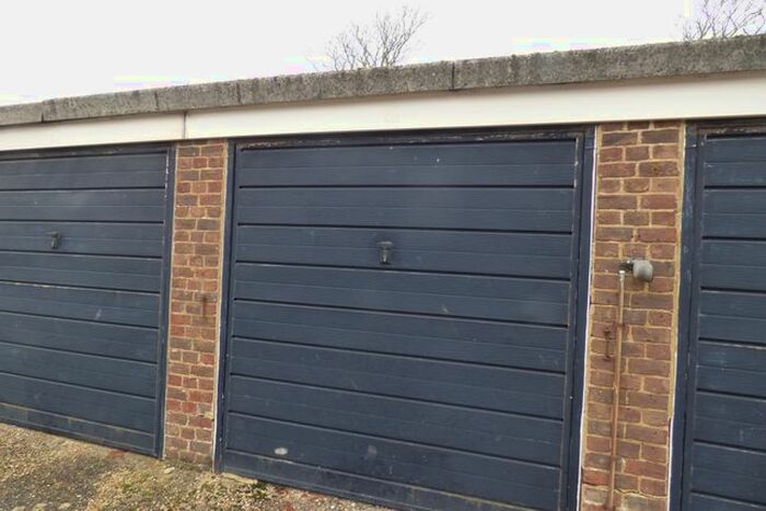 Garage / Parking To Rent In Fitzalan Road, Littlehampton, BN17