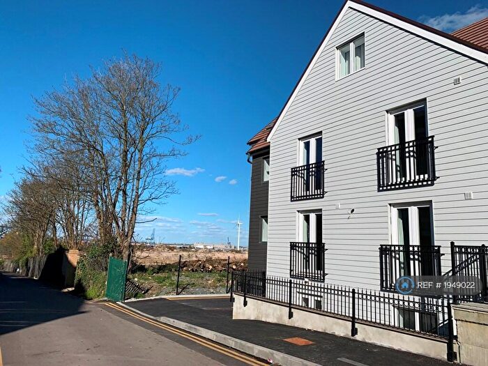 1 Bedroom Flat To Rent In Harbour View, Northfleet, DA11