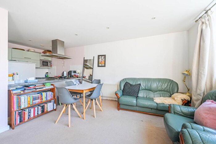 1 Bedroom Flat For Sale In East India Dock Road, , Docklands, London, E14