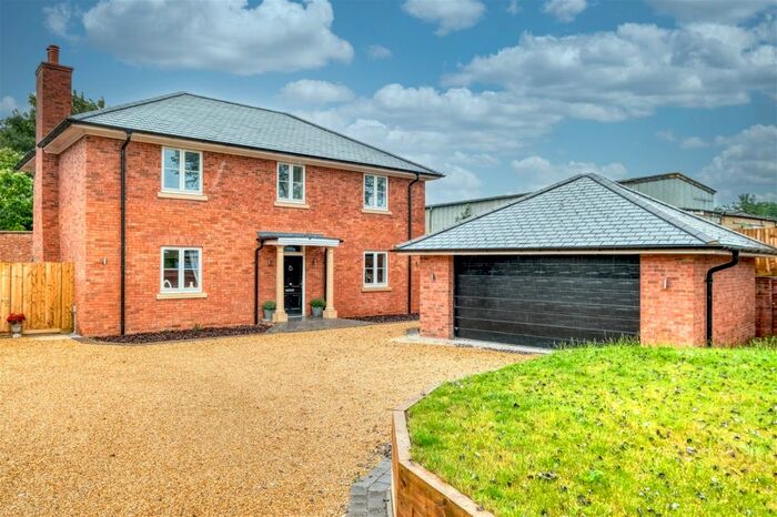 4 Bedroom Detached House For Sale In Evesham Road, Norton, Evesham, WR11
