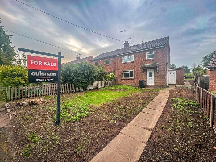 3 Bedroom Semi Detached House For Sale In Fockbury Road, Dodford, Bromsgrove, Worcestershire, B61