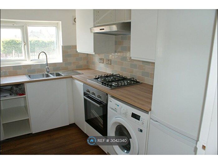 2 Bedroom Flat To Rent In Beulah Road, Thornton Heath, CR7