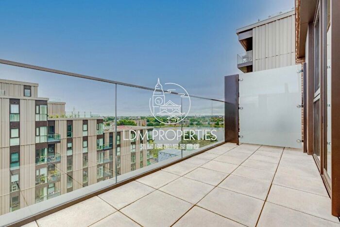 2 Bedroom Apartment For Sale In Th Floor, Hartingtons Court, Woodberry Down, London, N4