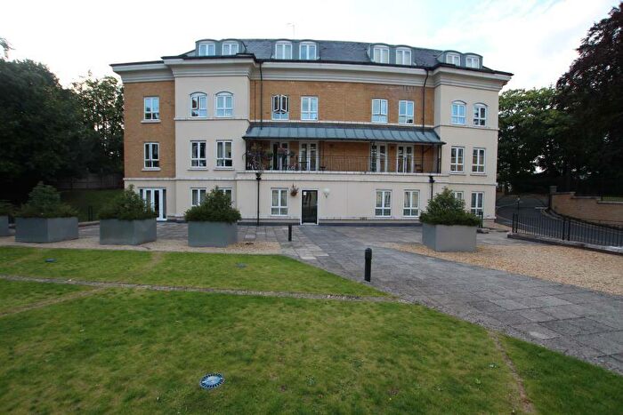 2 Bedroom Apartment To Rent In Woking, GU22