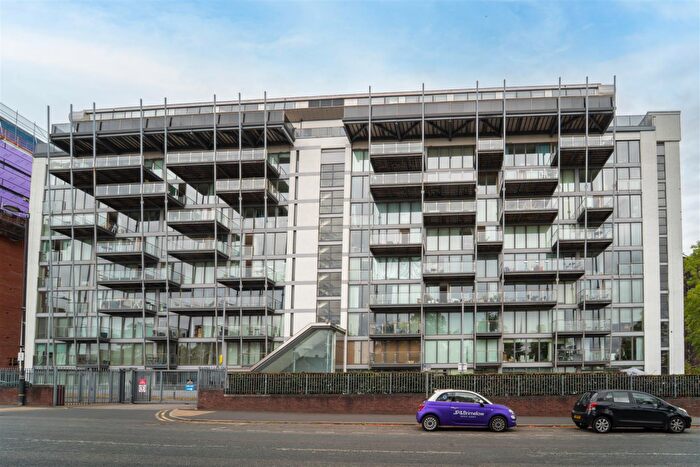 1 Bedroom Apartment For Sale In Warwick Road, Old Trafford, M16