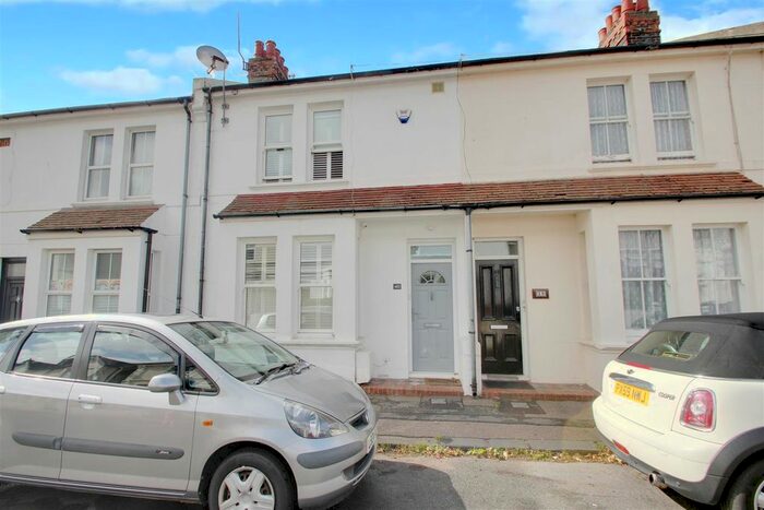2 Bedroom Property To Rent In Albert Road, Southwick, Brighton BN42
