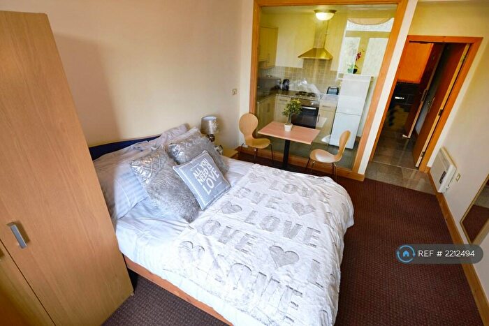 Studio To Rent In West End House, Bradford, BD7