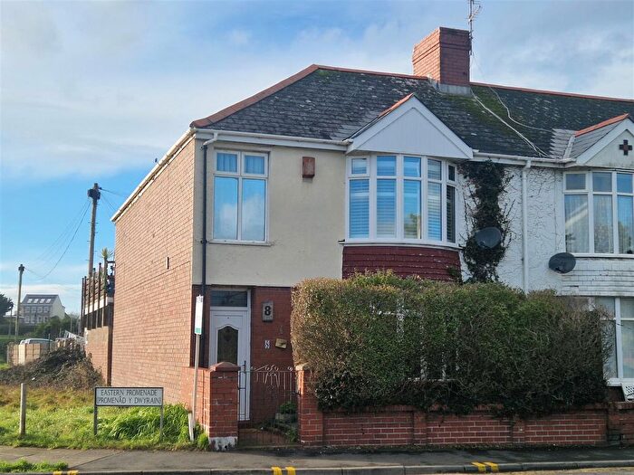 4 Bedroom End Of Terrace House For Sale In Eastern Promenade, Porthcawl, CF36