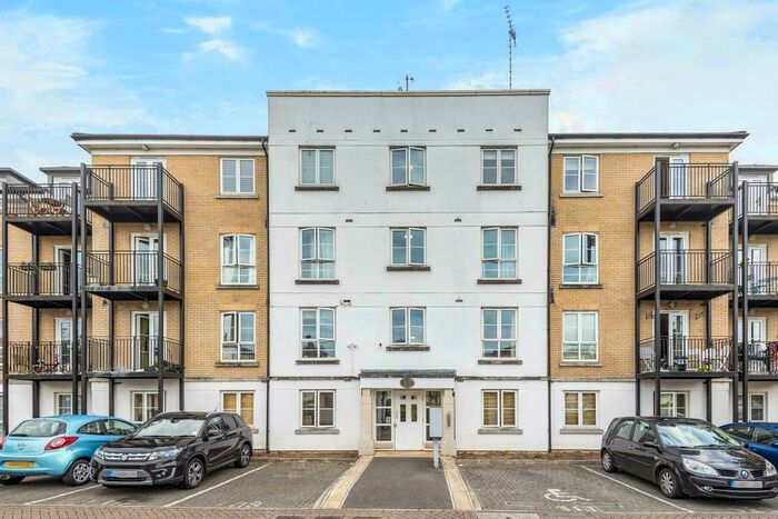 2 Bedroom Apartment To Rent In Knaphill, Woking, GU21