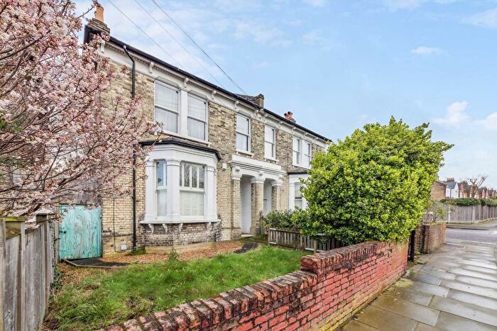 1 Bedroom Flat To Rent In Dornton Road, Balham, SW12