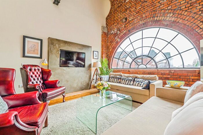 1 Bedroom Apartment For Sale In Pendyris Street, Cardiff, CF11