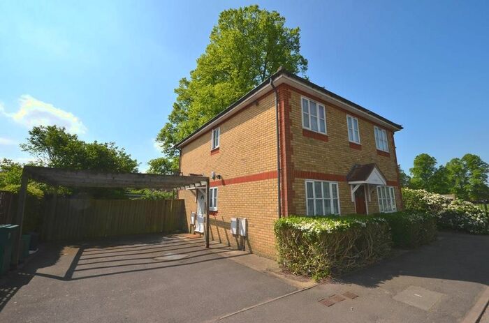 1 Bedroom Flat To Rent In Manor Waye, Uxbridge, UB8