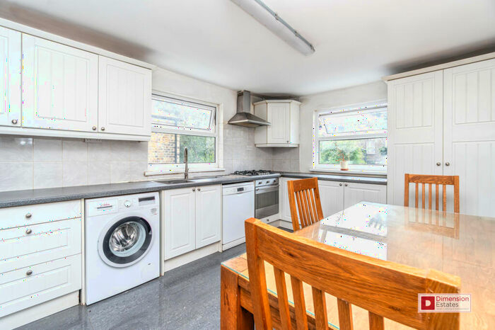 3 Bedroom Maisonette To Rent In Linscott Road, Lower Clapton, Hackney, E5